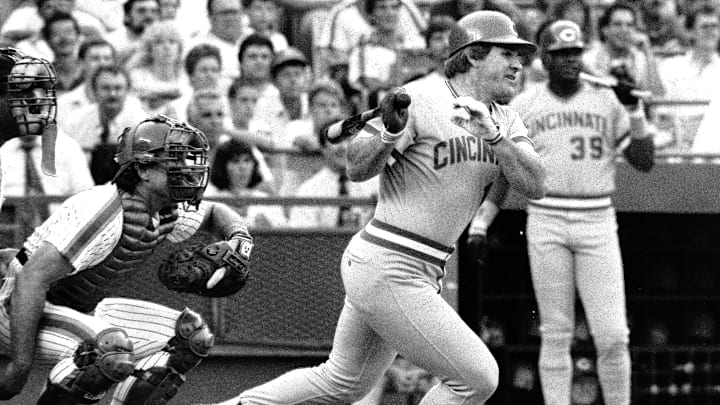 Cincinnati Reds Pete Rose in action against the New York Mets in baseball action at Shea Stadium in Queens New York July 7, 1986. Cincinnati Reds Pete Rose in action against the New York Mets in baseball action at Shea Stadium in Queens New York July 7, 1986.