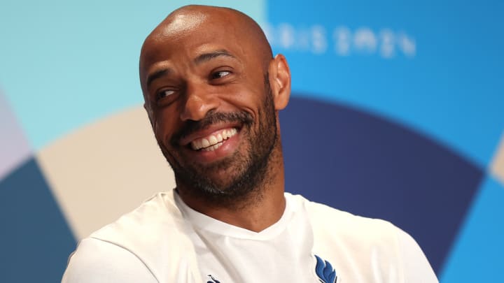 Thierry Henry et les Bleus ont obtenu la médaille d'argent olympique Thierry Henry et les Bleus ont obtenu la médaille d'argent olympique