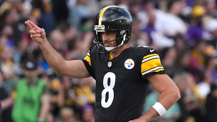 Steelers QB Aaron Rodgers (8) threw 24 touchdown passes and rushed for another last season. Steelers QB Aaron Rodgers (8) threw 24 touchdown passes and rushed for another last season.