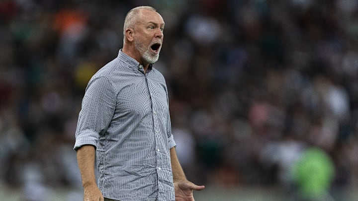 Mano Menezes está de casa nova no futebol brasileiro