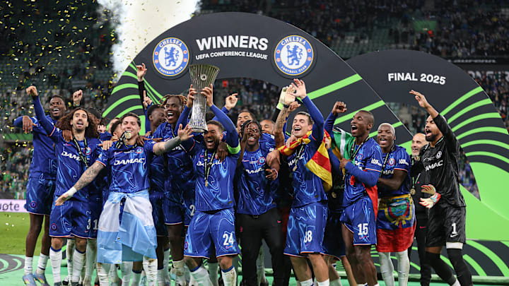 Chelsea celebrando el título de la Conference League Chelsea celebrando el título de la Conference League
