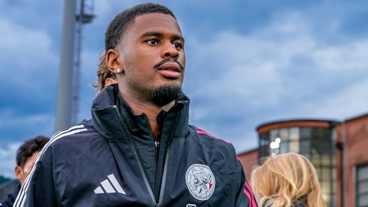 Chelsea are pushing to sign Jorrel Hato.