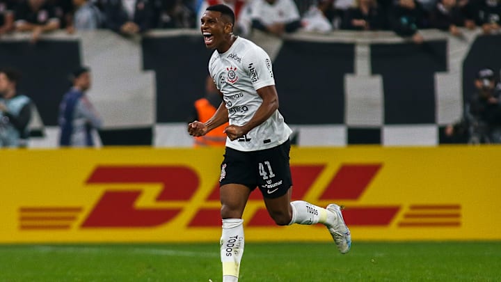 América-MG, Botafogo e Corinthians lutam por vagas na próxima fase