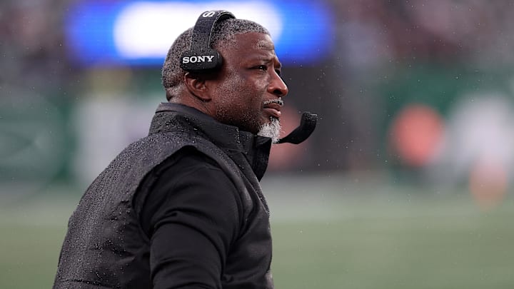 Nov 30, 2025; East Rutherford, New Jersey, USA; New York Jets head coach Aaron Glenn during the first half at MetLife Stadium. Mandatory Credit: Vincent Carchietta-Imagn Images Nov 30, 2025; East Rutherford, New Jersey, USA; New York Jets head coach Aaron Glenn during the first half at MetLife Stadium. Mandatory Credit: Vincent Carchietta-Imagn Images