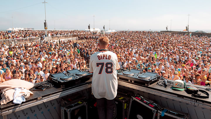 DJ Diplo performing DJ Diplo performing