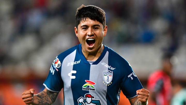 El jugador Javier 'Chofis' López celebra un gol con el Pachuca.