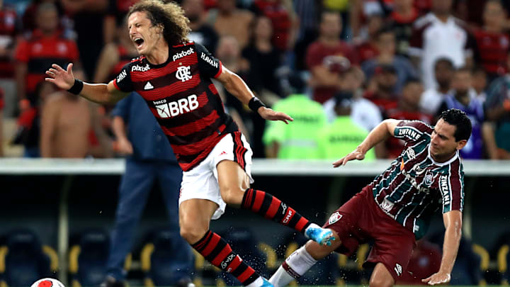David Luiz foi titular do Flamengo, mas ainda não conseguiu ser campeão pelo rubro-negro David Luiz foi titular do Flamengo, mas ainda não conseguiu ser campeão pelo rubro-negro