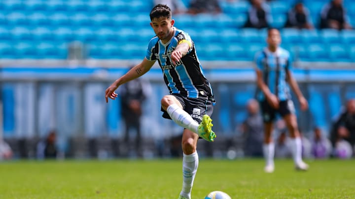 Villasanti é um dos desfalques do Grêmio para o duelo com o Fortaleza