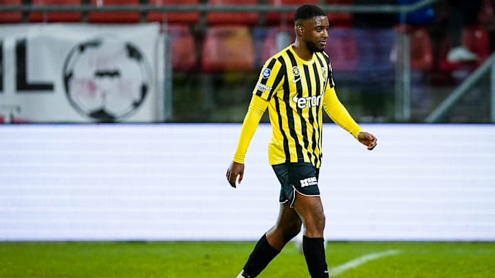 Riechedly Bazoer möchte einen zweiten Anlauf im Ausland unternehmen Riechedly Bazoer möchte einen zweiten Anlauf im Ausland unternehmen