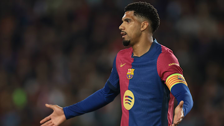 Ronald Araujo sur le départ à Barcelone ?