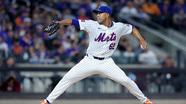 Sep 18, 2024; New York City, New York, USA; New York Mets starting pitcher Jose Quintana (62) pitches against the Washington Nationals during the first inning at Citi Field. Mandatory Credit: Brad Penner-Imagn Images Sep 18, 2024; New York City, New York, USA; New York Mets starting pitcher Jose Quintana (62) pitches against the Washington Nationals during the first inning at Citi Field. Mandatory Credit: Brad Penner-Imagn Images
