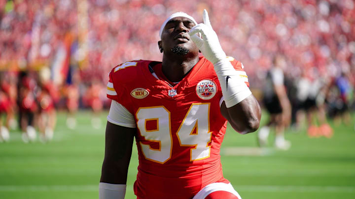 Malik Herring is among several free agents the Chiefs re-signed on Monday