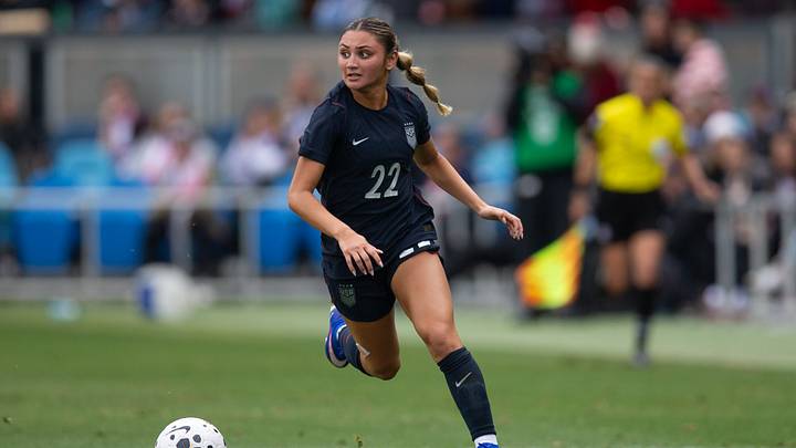 Gisele Thompson runs with ball during USWNT v Japan international friendly