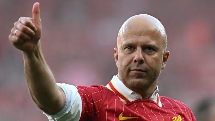 Arne Slot pourrait voir un nouveau crack arriver dans son effectif. 