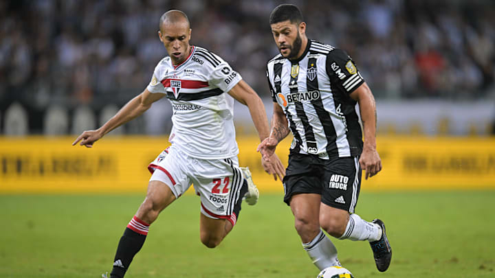 Com baixas importantes dos dois lados, Galo e Tricolor Paulista fazem um duelo direto por vaga na Libertadores