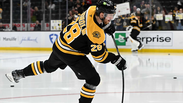Chicago Blackhawks v Boston Bruins