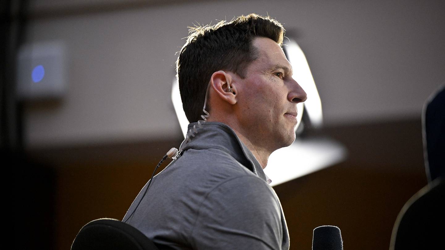 Theo Epstein is every Red Sox fan in latest Craig Breslow progress report