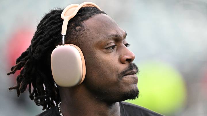 Jan 11, 2026; Philadelphia, PA, USA; Philadelphia Eagles wide receiver A.J. Brown (11) during warmups against the San Francisco 49ers in an NFC Wild Card Round game at Lincoln Financial Field. Mandatory Credit: Eric Hartline-Imagn Images Jan 11, 2026; Philadelphia, PA, USA; Philadelphia Eagles wide receiver A.J. Brown (11) during warmups against the San Francisco 49ers in an NFC Wild Card Round game at Lincoln Financial Field. Mandatory Credit: Eric Hartline-Imagn Images