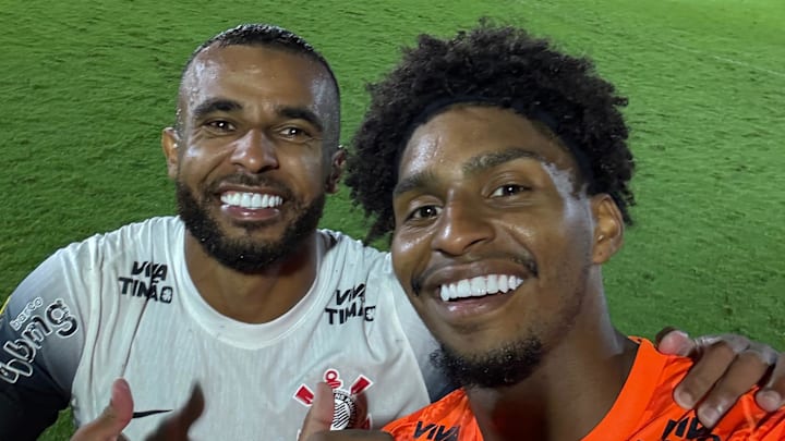 Alex Santana marcou o segundo gol dele pelo clube, ambos em 2025