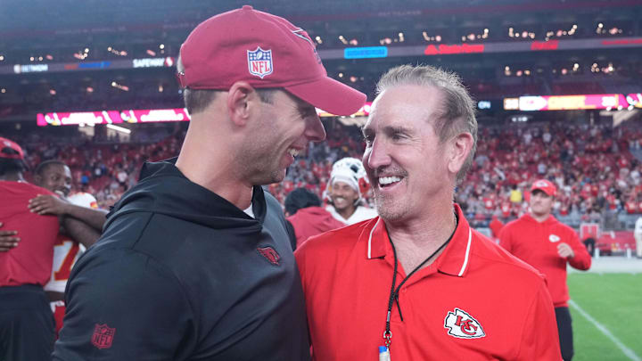 Aug 19, 2023; Glendale, Arizona, USA; Arizona Cardinals head coach Jonathan Gannon and Kansas City Chiefs defensive coordinator Steve Spagnuolo at State Farm Stadium. Mandatory Credit: Joe Camporeale-Imagn Images Aug 19, 2023; Glendale, Arizona, USA; Arizona Cardinals head coach Jonathan Gannon and Kansas City Chiefs defensive coordinator Steve Spagnuolo at State Farm Stadium. Mandatory Credit: Joe Camporeale-Imagn Images