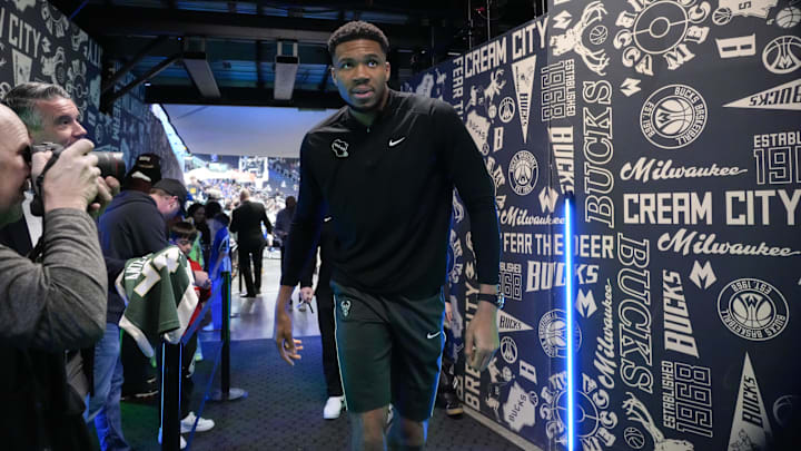 Giannis Antetokounmpo podría llegar a Portland vía cambio 