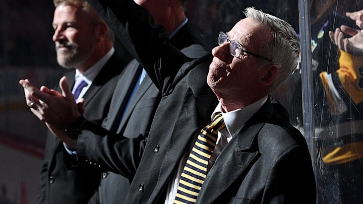Mike Lange addresses Penguins fans at a pregame ceremony
