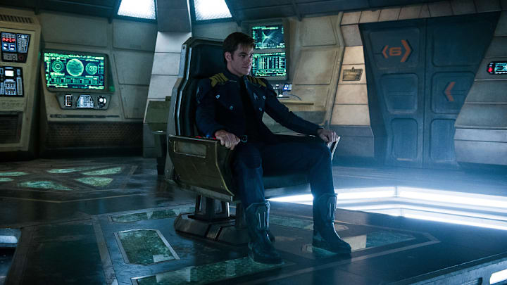 Nov. 1, STAR TREK BEYOND, 8:00-11:00 PM, ET/PT CBS announces the return of the CBS SUNDAY NIGHT MOVIES on Oct. 4, with six fan-favorite films from the Paramount Pictures library, including three "back to school"-themed comedies, FERRIS BUELLER'S DAY OFF, OLD SCHOOL and CLUELESS; a thriller just in time for Halloween, SCREAM; an out-of-this-world action adventure, STAR TREK BEYOND; and a comedy to enjoy during Thanksgiving weekend, COMING TO AMERICA. The first five movies will air on consecutive