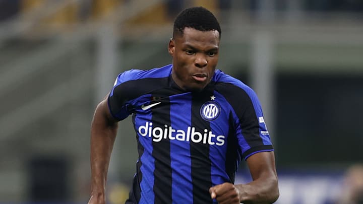 Dumfries, da Inter de Milão, está entre os jogadores com os melhores atributos físicos do FIFA 23