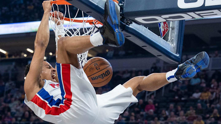 Former Detroit Pistons guard Frank Jackson (5) dunks the ball in the first half against the Indiana Pacers at Gainbridge Fieldhouse.