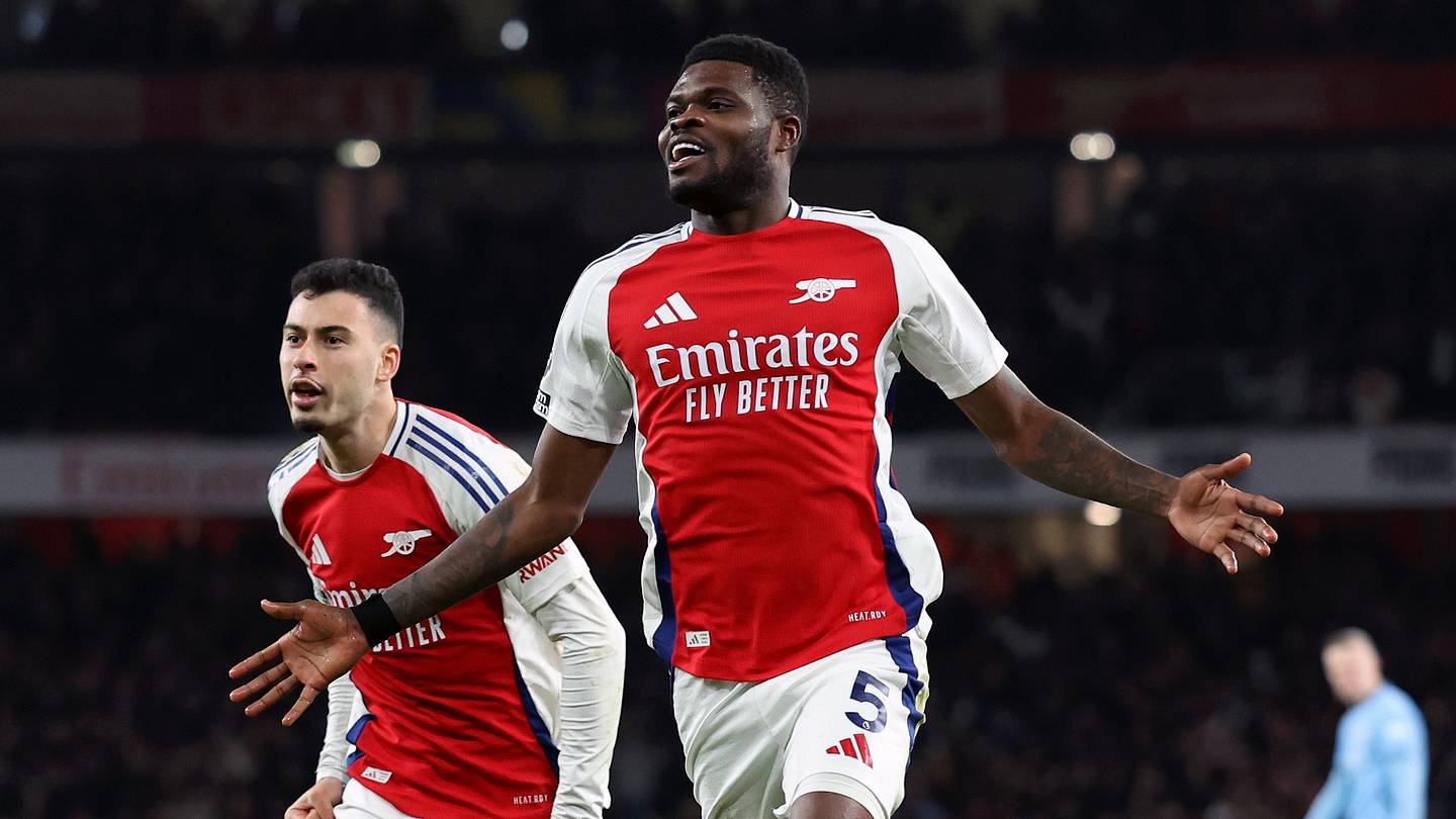 Arsenal Eyes New Striker After Thrashing Man City
