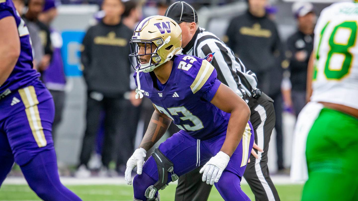 UW Went With Youth Movement Against Oregon On Defense