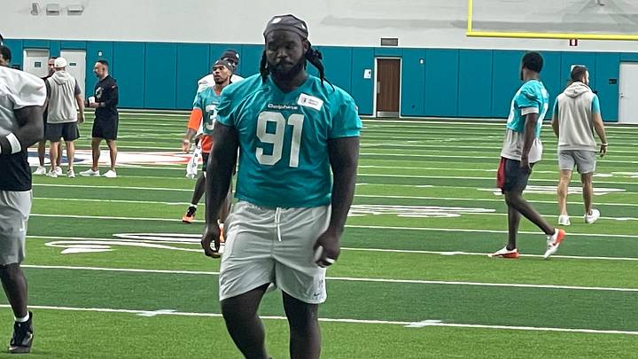 Miami Dolphins DT Mazi Smith Miami Dolphins DT Mazi Smith