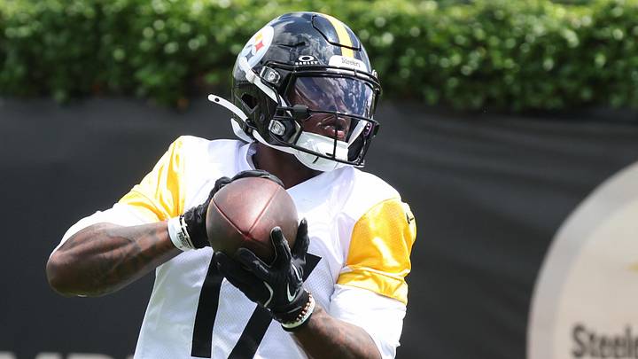 Pittsburgh Steelers wide receiver Germie Bernard (17)