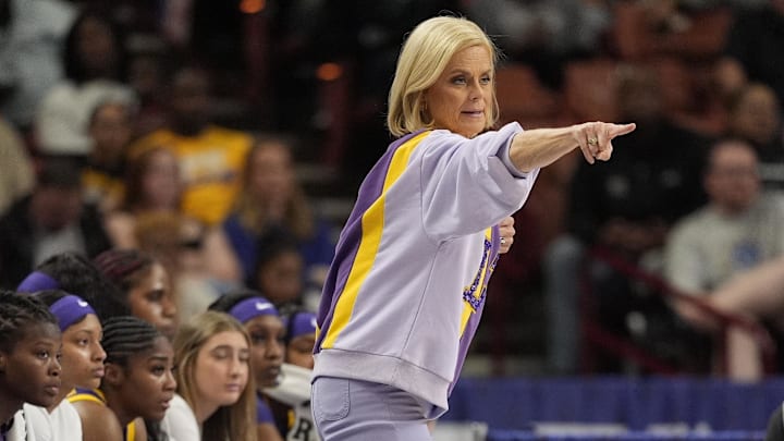 Mar 8, 2025; Greenville, SC, USA; LSU Lady Tigers head coach Kim Mulkey points during the first half against the Texas Longhorns at Bon Secours Wellness Arena. Mandatory Credit: Jim Dedmon-Imagn Images Mar 8, 2025; Greenville, SC, USA; LSU Lady Tigers head coach Kim Mulkey points during the first half against the Texas Longhorns at Bon Secours Wellness Arena. Mandatory Credit: Jim Dedmon-Imagn Images