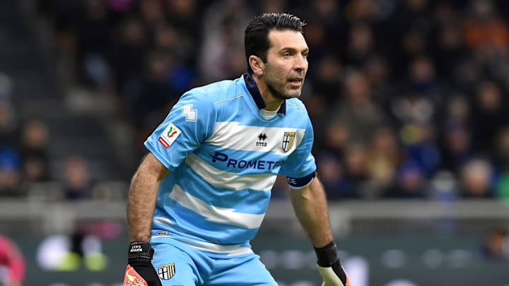 O goleiro defendeu o Parma nas últimas duas temporadas