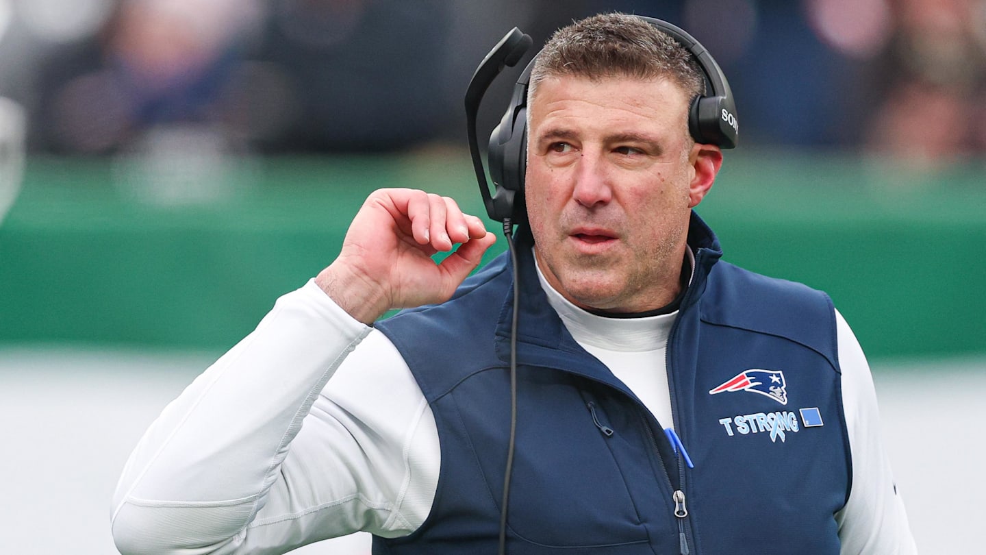 Patriots Coach Mike Vrabel's Wife Jen Makes Rare Tunnel Appearance