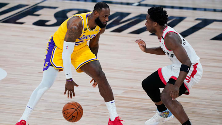 Lakers y Raptors chocan este lunes en la NBA