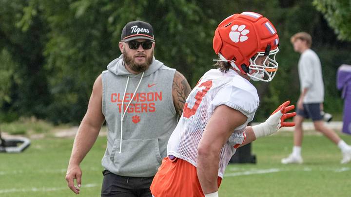 Multiple experts have recently submitted predictions in favor of Clemson to land a four-star linebacker, which would be the last addition at the position.