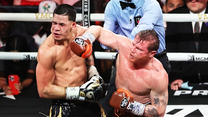 "Canelo" Álvarez derrotó a Edgar Berlanga en 12 rounds 
