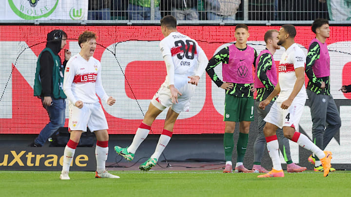 Chema Andres (mi.) und Angelo Stiller (li.) halten das Stuttgarter Mittelfeld zusammen