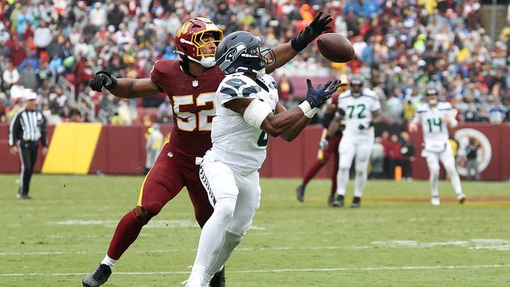 Sep 27, 2026; Landover, Maryland, USA; Washington Commanders linebacker Sonny Styles (52) deflects a pass intended for Seattle Seahawks running back Jadarian Price (8) at Northwest Stadium. Mandatory Credit: Geoff Burke-Imagn Images Sep 27, 2026; Landover, Maryland, USA; Washington Commanders linebacker Sonny Styles (52) deflects a pass intended for Seattle Seahawks running back Jadarian Price (8) at Northwest Stadium. Mandatory Credit: Geoff Burke-Imagn Images