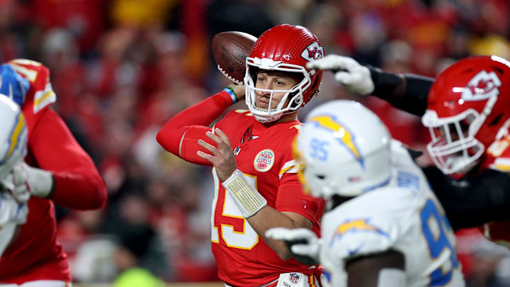 Los Angeles Chargers v Kansas City Chiefs