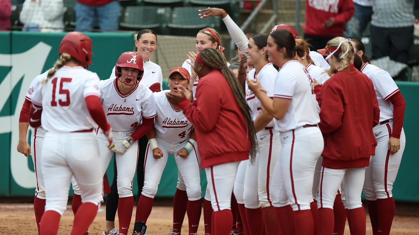 Brooke Wells Continues Home Run Climb as No. 3 Alabama Takes Game 1 from Gamecocks