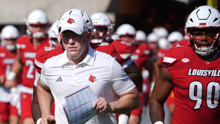 Louisville’s coach Jeff Brohm brings his team out onto the field against Virginia at L&N Stadium Saturday.
Oct. 4, 2025 Louisville’s coach Jeff Brohm brings his team out onto the field against Virginia at L&N Stadium Saturday.
Oct. 4, 2025