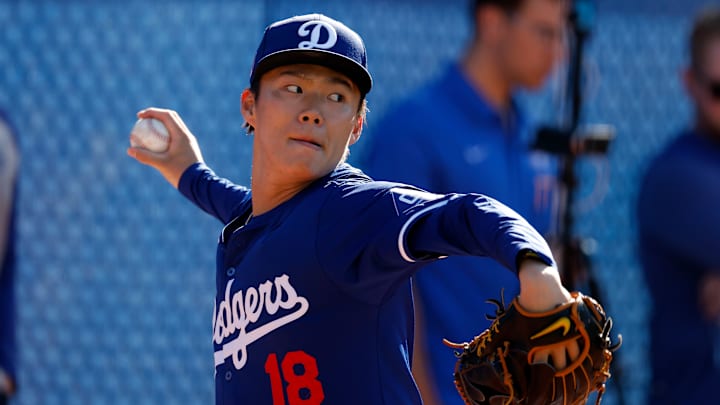 Yamamoto ya se entrena con la camiseta de los Dodgers