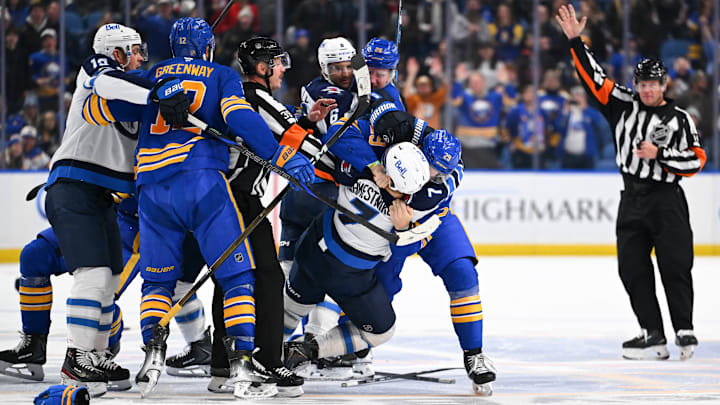 Buffalo Sabres defeated the Winnipeg Jets, 5-1.