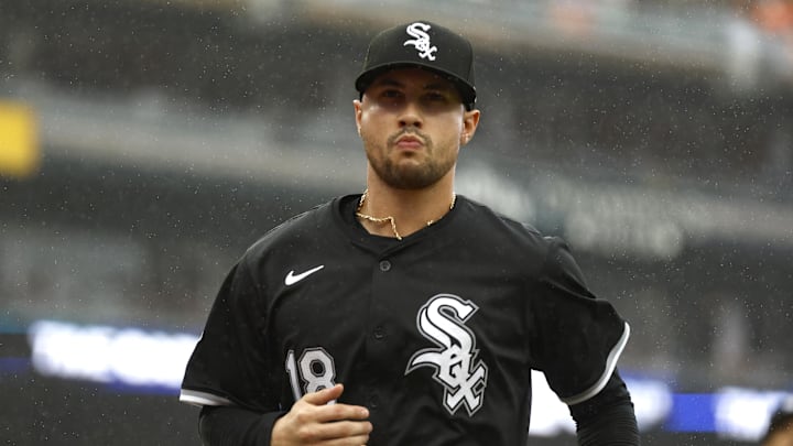 Detroit, Michigan, USA; Chicago White Sox second baseman Jacob Amaya (18) returns to the dugout after the second inning against the Detroit Tigers at Comerica Park. Detroit, Michigan, USA; Chicago White Sox second baseman Jacob Amaya (18) returns to the dugout after the second inning against the Detroit Tigers at Comerica Park.