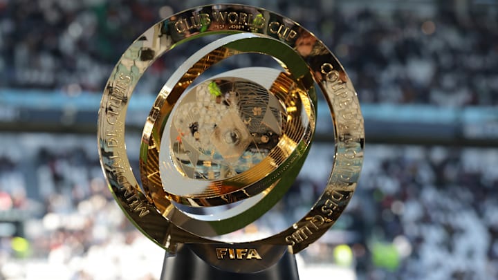 Le trophée est innovant puisqu'il s'ouvre à l'aide d'une clé.