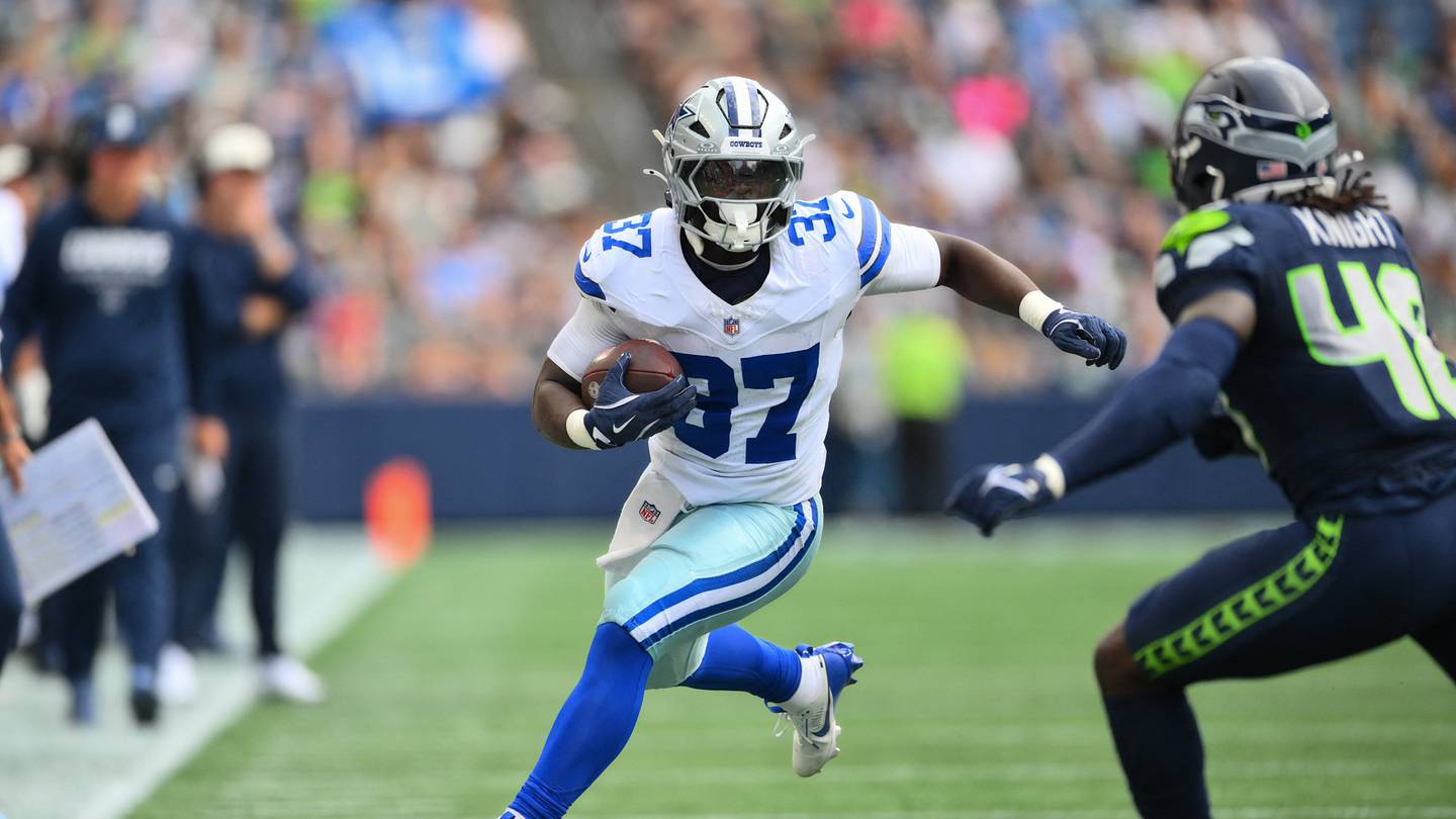 Cowboys RB Phil Mafah Suffers Injury, Exits Preseason Opener Early
