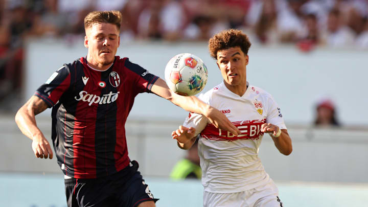 Noah Darvich (rechts im Bild) durfte sich bereits in Testspielen bei den VfB-Profis beweisen